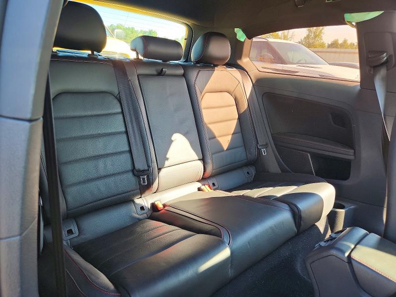 Снимка 10 от търг – 2016 VOLKSWAGEN GTI с VIN 3VWYT7AU1GM004129