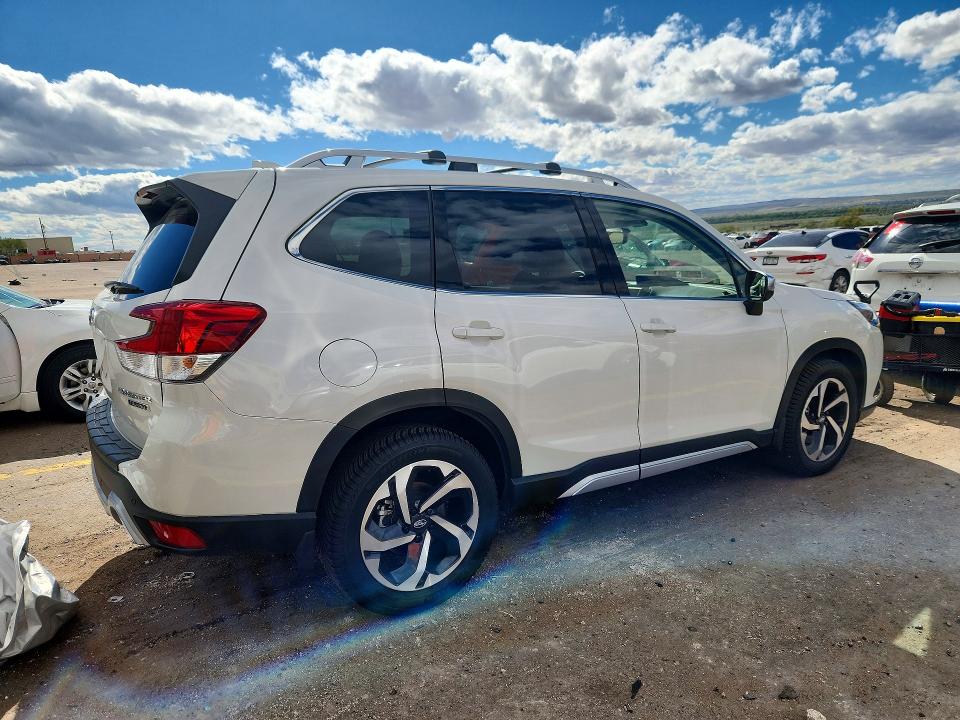 Photo 3 from auction – 2022 SUBARU FORESTER with VIN JF2SKARC3NH439743