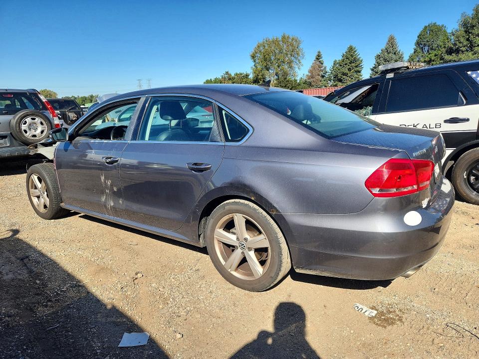 Снимка 2 от търг – 2013 VOLKSWAGEN PASSAT с VIN 1VWBP7A37DC026375