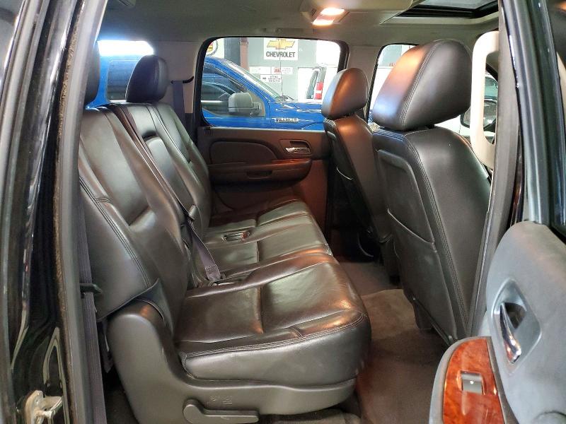 Снимка 11 от търг – 2014 CHEVROLET SUBURBAN с VIN 1GNSKKE76ER128953