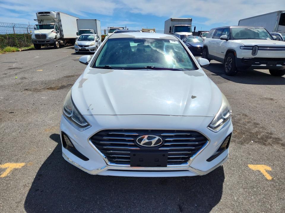 Снимка 5 от търг – 2019 HYUNDAI SONATA с VIN 5NPE24AF7KH804179