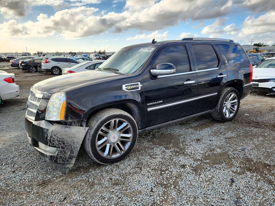 CADILLAC ESCALADE 2011 with VIN 1GYS4FEJXBR124819 - Photo from auction