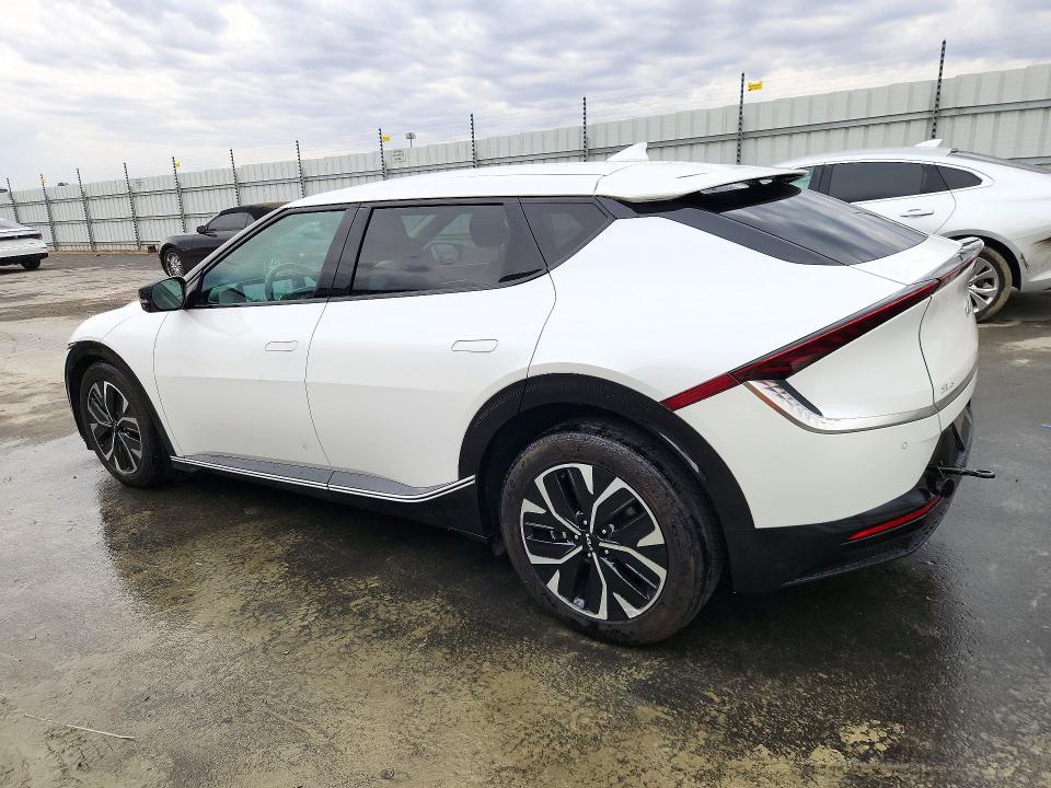 Снимка 2 от търг – 2024 KIA EV6 с VIN KNDC34LA4R5211489