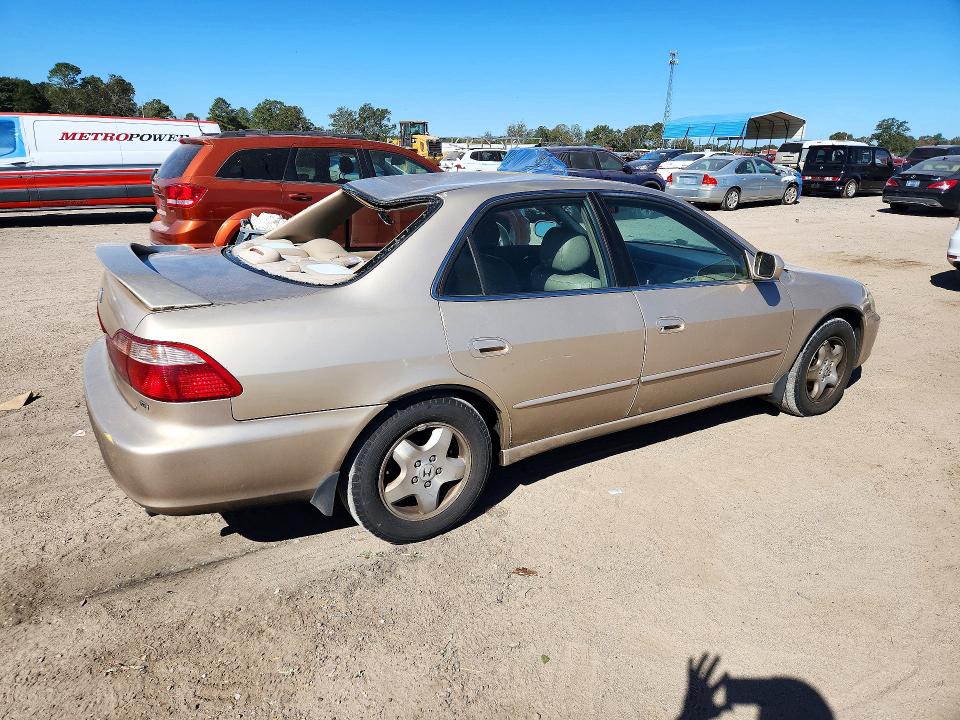 Photo 3 from auction – 2000 HONDA ACCORD with VIN 1HGCG1657YA048538