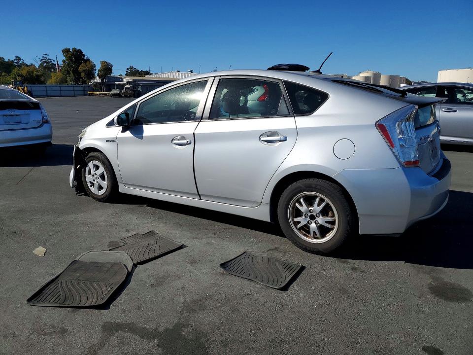 Снимка 2 от търг – 2011 TOYOTA PRIUS с VIN JTDKN3DU1B0323369