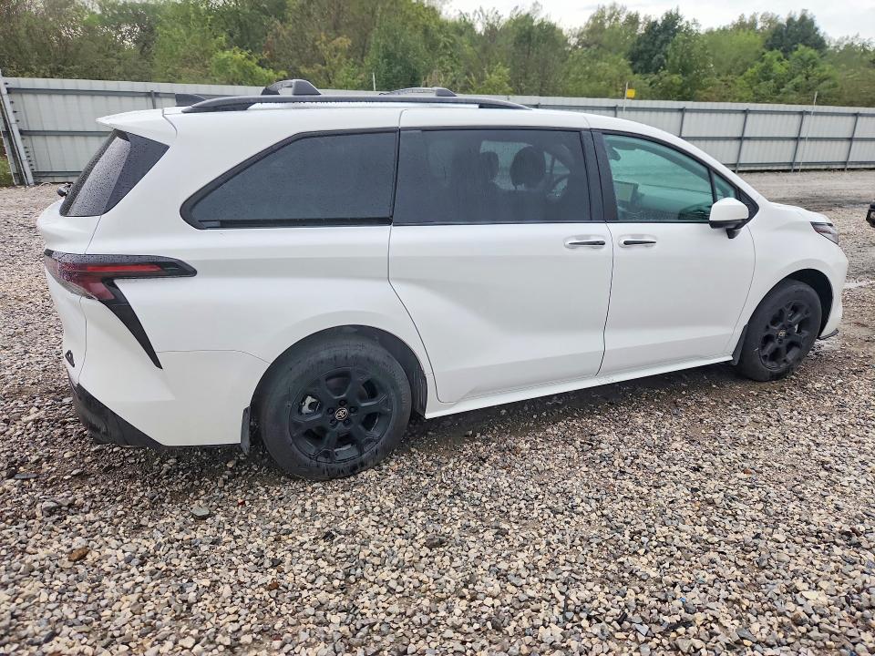 Фото 3 с аукциона – 2026 TOYOTA SIENNA с VIN 5TDCSKFC4TS249374