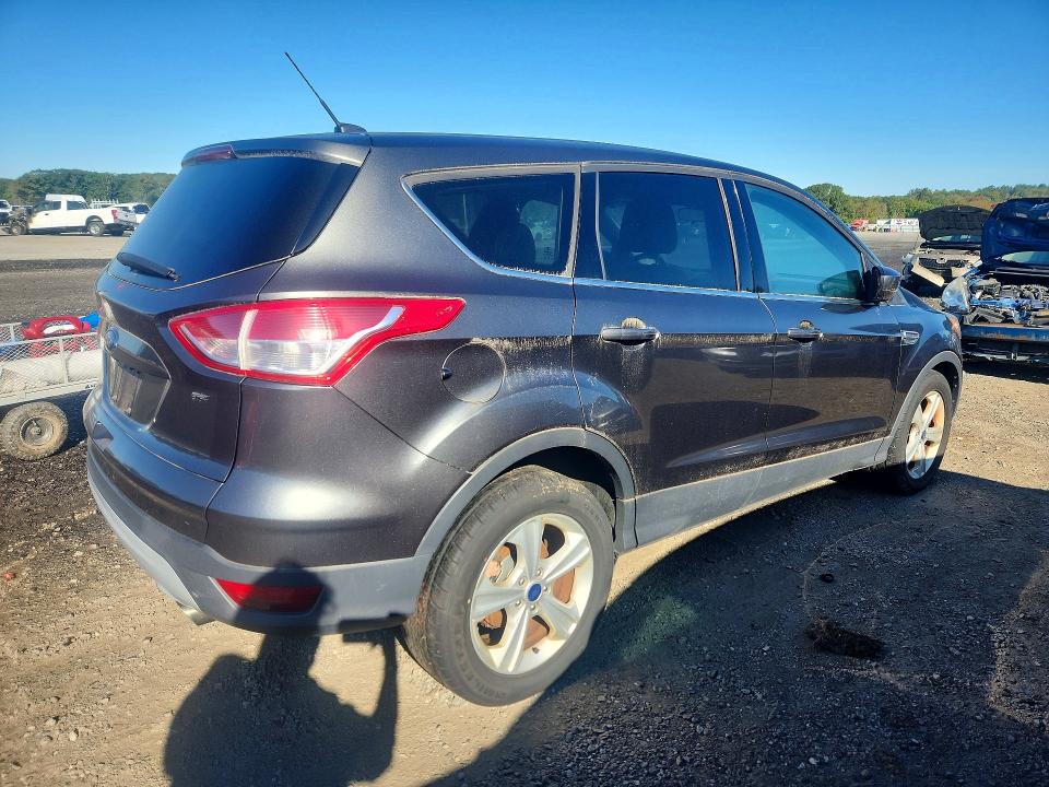 Photo 3 from auction – 2015 FORD ESCAPE with VIN 1FMCU0G70FUB13917
