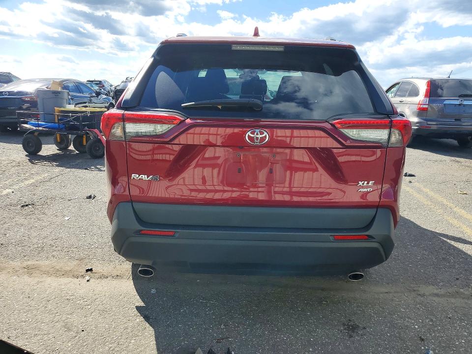 Photo 6 from auction – 2021 TOYOTA RAV4 with VIN 2T3P1RFV8MW192448