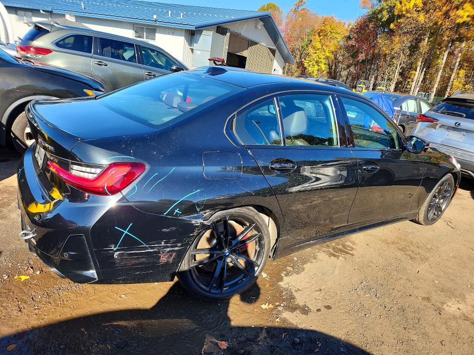 Снимка 3 от търг – 2023 BMW M340XI с VIN 3MW49FF09P8D01011