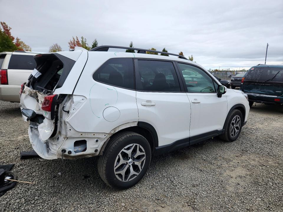 Photo 3 from auction – 2021 SUBARU FORESTER with VIN JF2SKAJC3MH415033