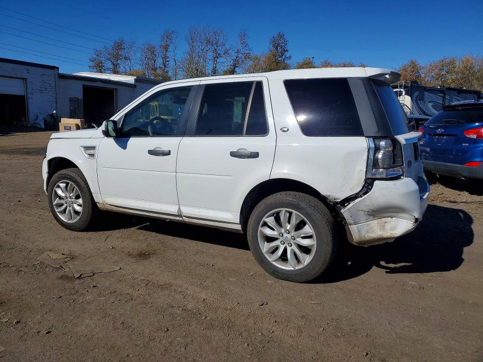 Photo 2 from auction – 2011 LAND ROVER LR2 with VIN SALFR2BN6BH220230