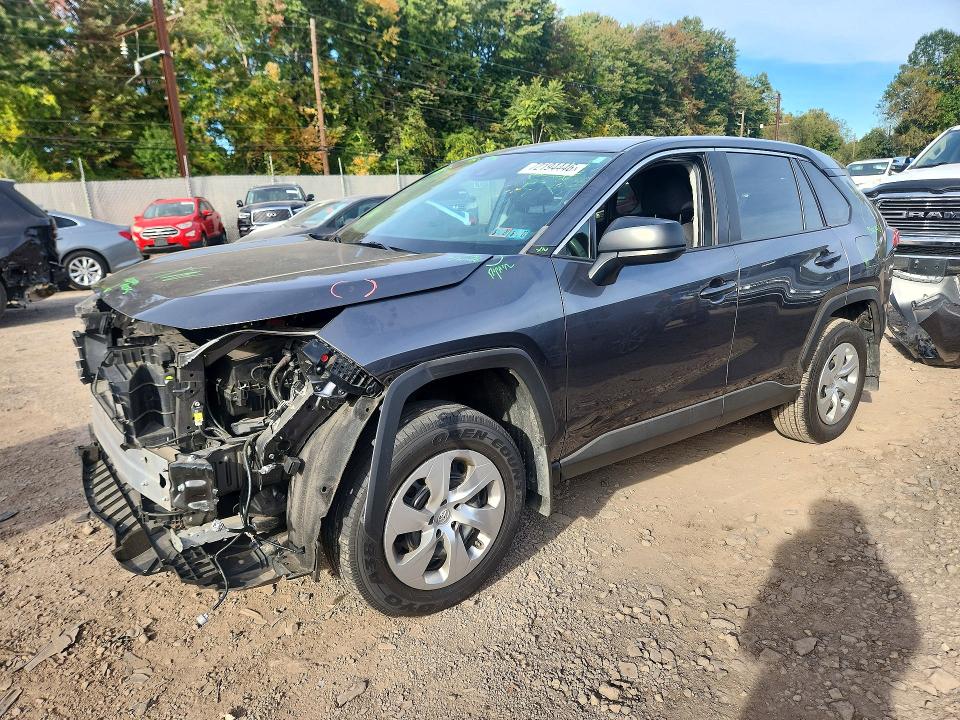 TOYOTA RAV4 2022 with VIN 2T3F1RFV8NC285775 - Photo from auction