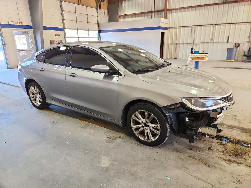 صورة رقم 4 من المزاد - 2015 CHRYSLER 200 مع VIN 1C3CCCAB7FN702872