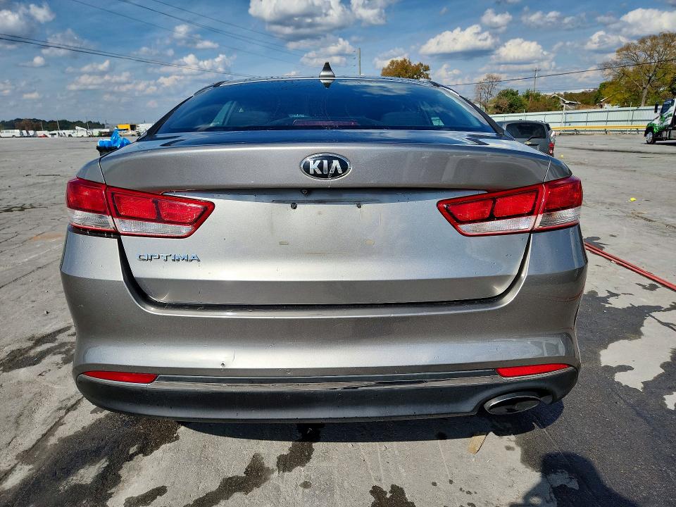Фото 6 с аукциона – 2017 KIA OPTIMA с VIN 5XXGT4L31HG146193