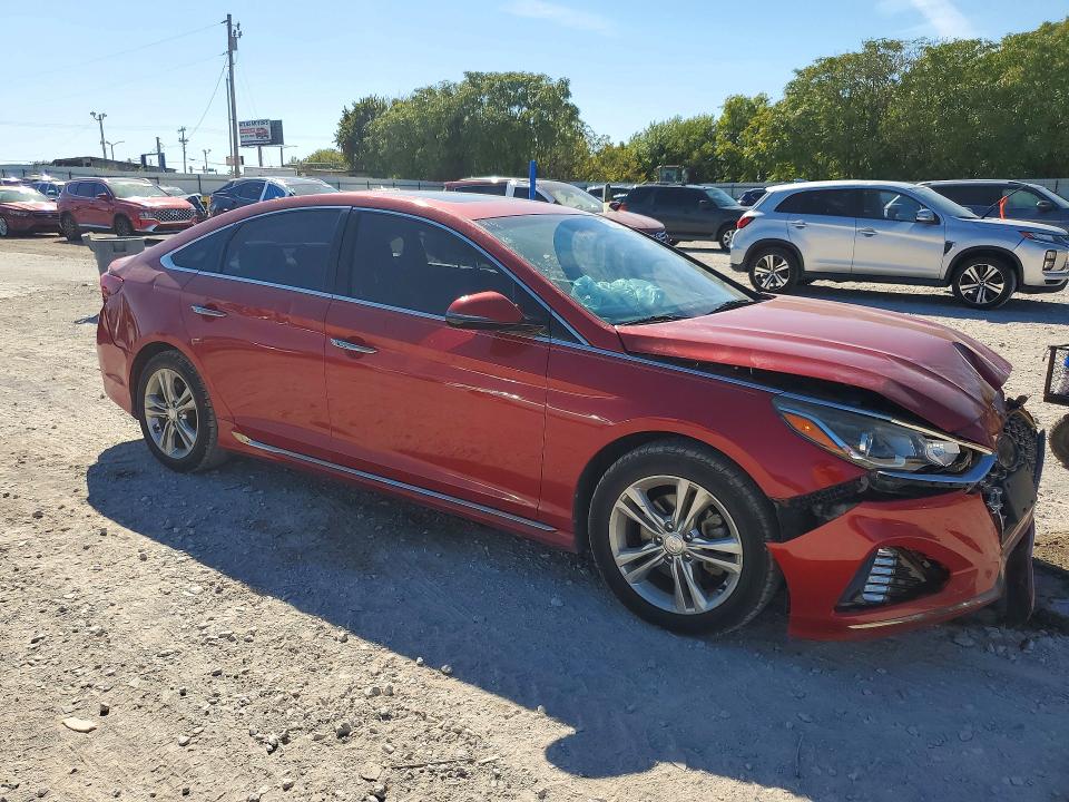 Снимка 4 от търг – 2018 HYUNDAI SONATA с VIN 5NPE34AF8JH601975