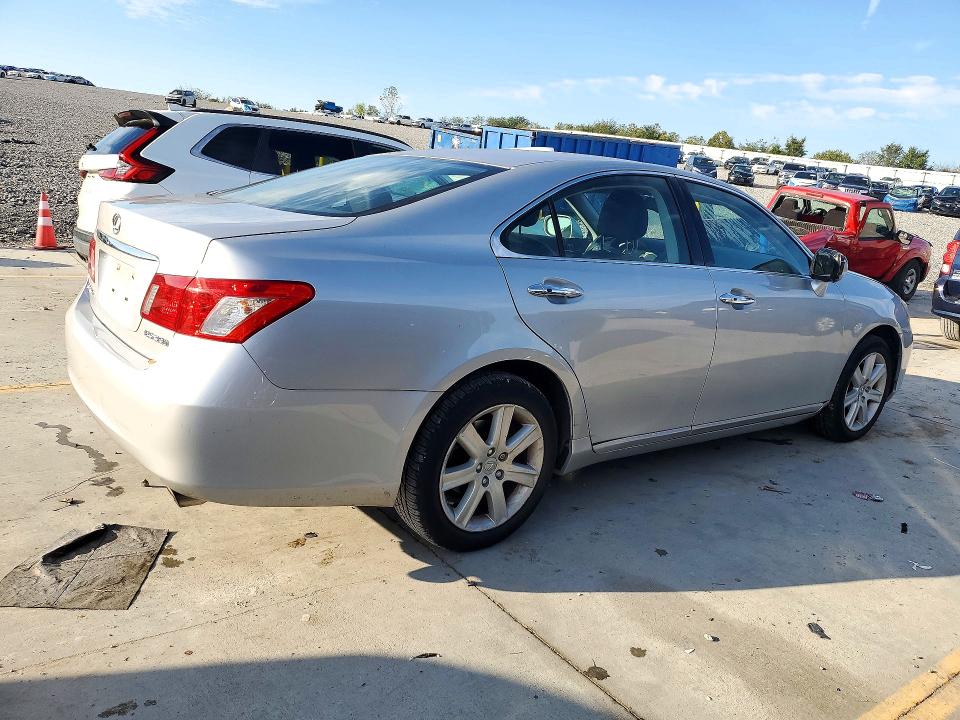 Zdjęcie 3 z aukcji – 2007 LEXUS ES z VIN JTHBJ46G172036178
