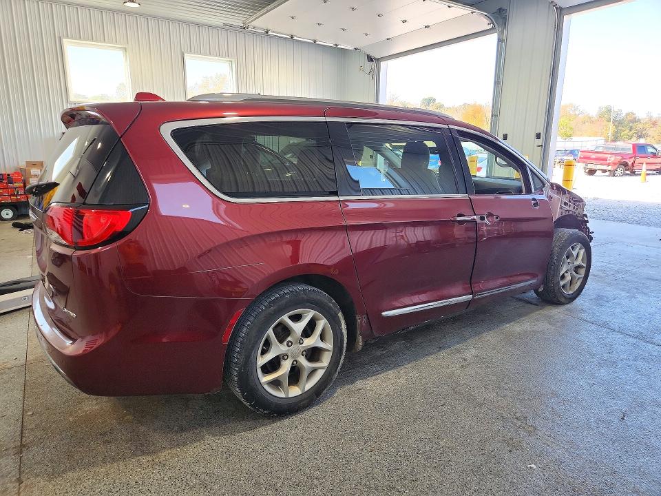 Фото 3 с аукциона – 2019 CHRYSLER PACIFICA с VIN 2C4RC1GG4KR721941