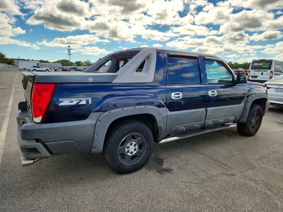 Photo 3 from auction – 2005 CHEVROLET AVALANCHE with VIN 3GNEK12Z05G152016