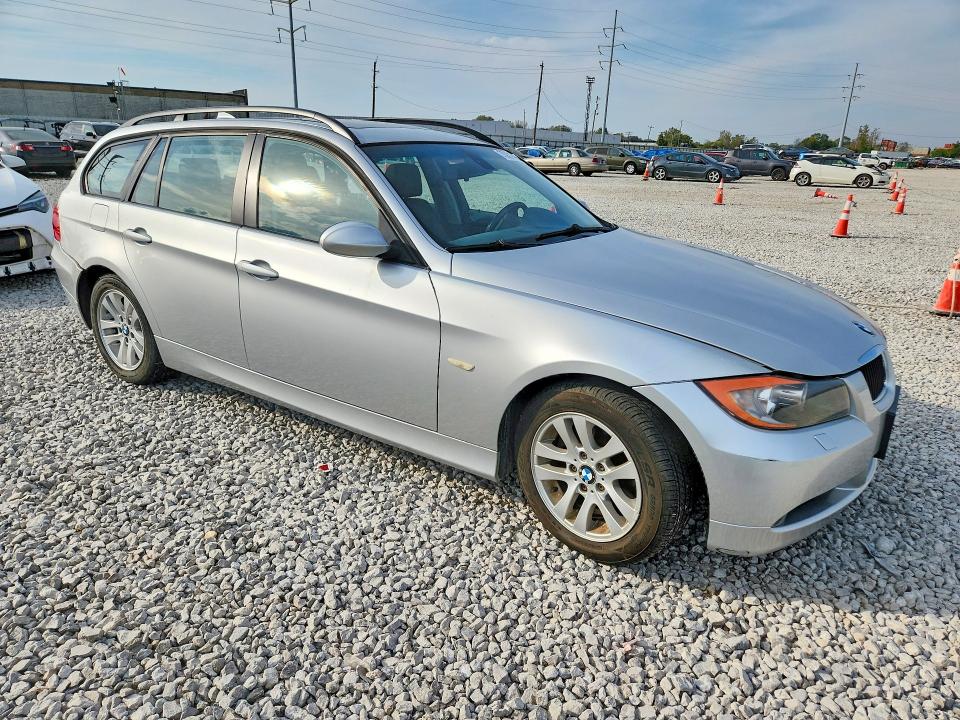 Фото 4 с аукциона – 2006 BMW 325 с VIN WBAVT13596KW23119
