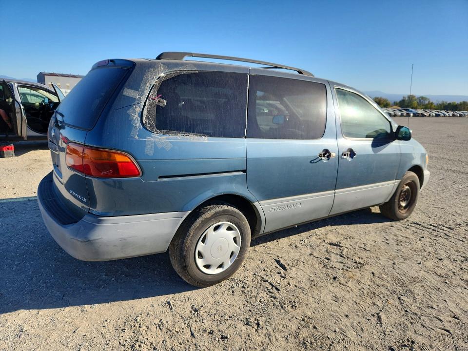 Photo 3 from auction – 2000 TOYOTA SIENNA with VIN 4T3ZF13C2YU186679