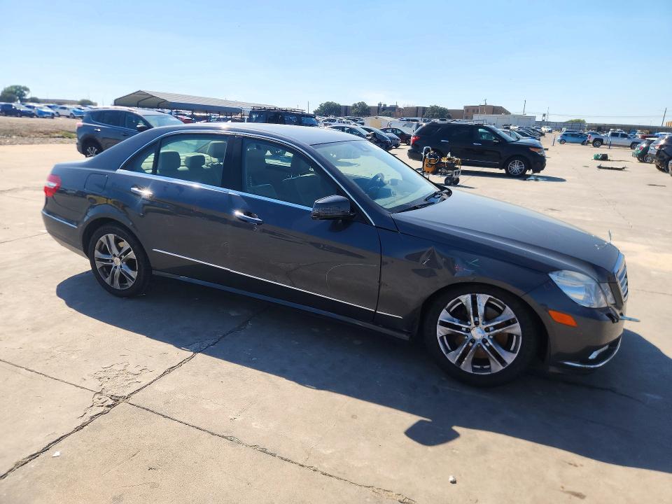 Photo 4 from auction – 2010 MERCEDES-BENZ E with VIN WDDHF5GB2AA084071