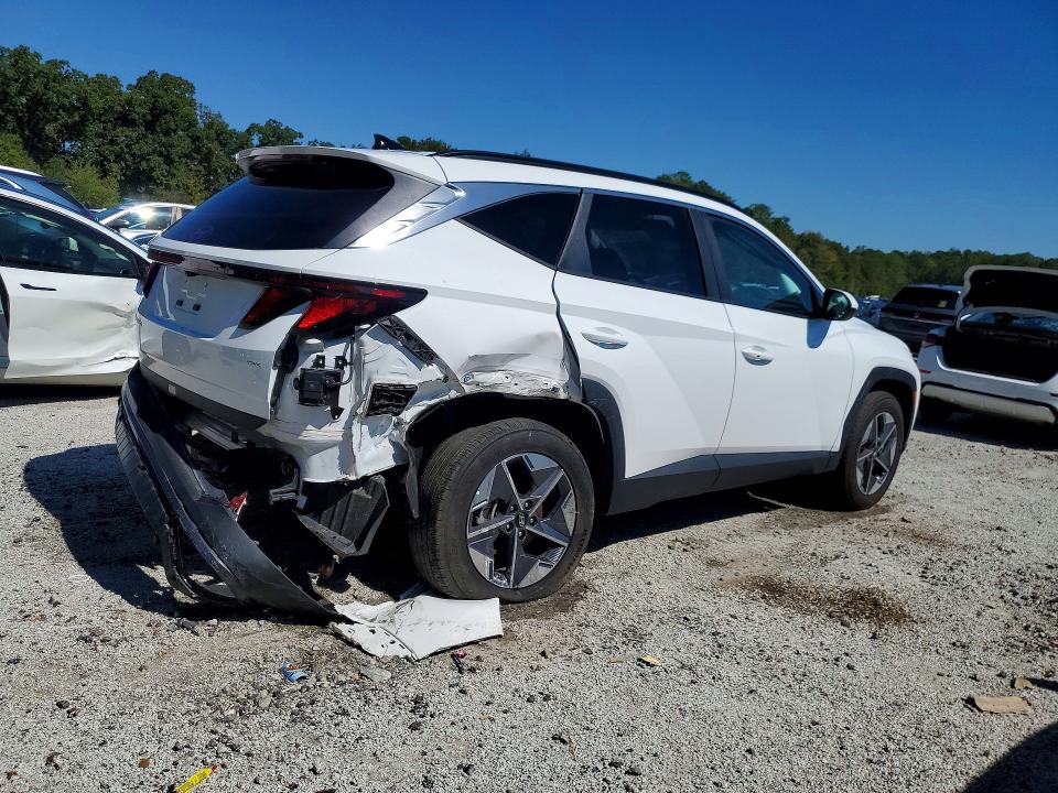 Photo 3 from auction – 2026 HYUNDAI TUCSON with VIN 5NMJBCDE0TH656581
