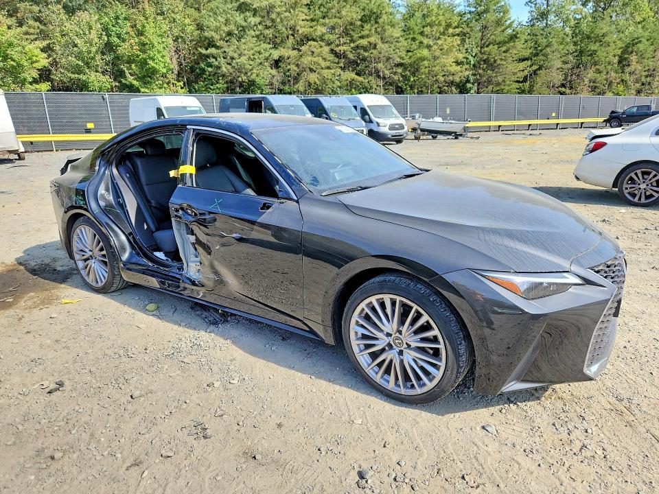 Photo 4 from auction – 2023 LEXUS IS with VIN JTHD81F23P5050783