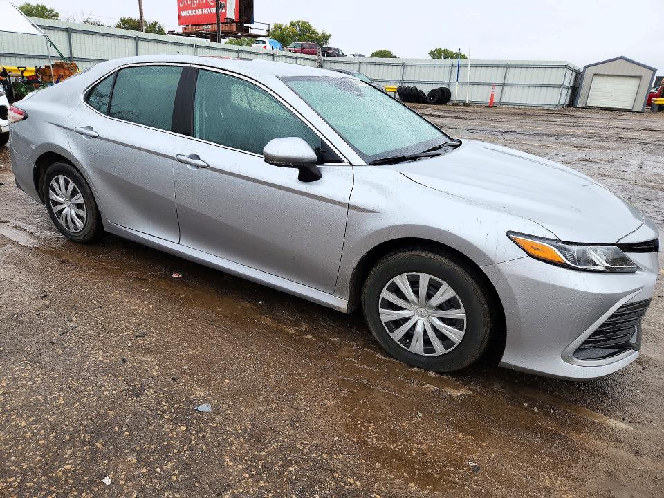 Снимка 4 от търг – 2023 TOYOTA CAMRY с VIN 4T1C31AK8PU603979