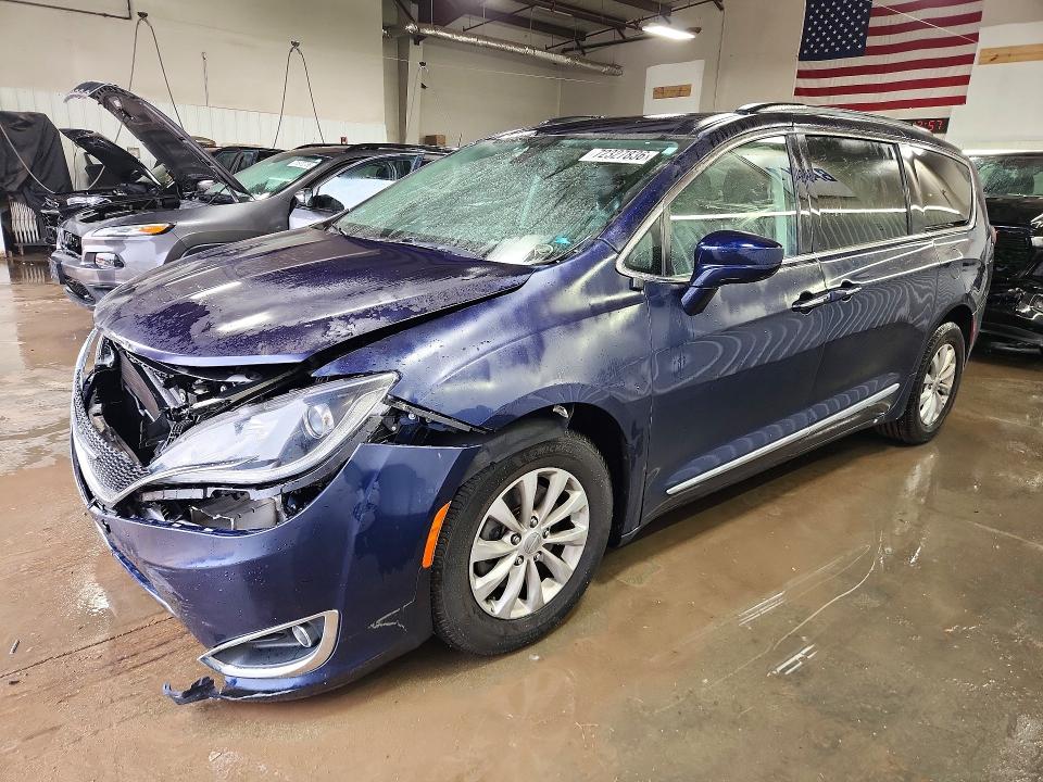 Zdjęcie 1 z aukcji – 2017 CHRYSLER PACIFICA z VIN 2C4RC1BG4HR539480
