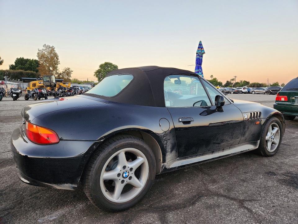 Снимка 3 от търг – 1997 BMW Z3 с VIN 4USCJ3326VLC03521