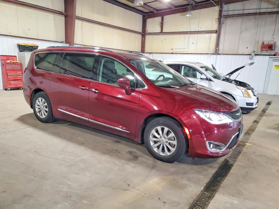 Zdjęcie 4 z aukcji – 2018 CHRYSLER PACIFICA z VIN 2C4RC1BG1JR136448
