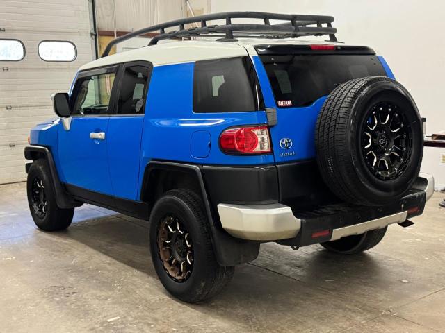 Снимка 3 от търг – 2007 TOYOTA FJ CRUISER с VIN JTEBU11F970046809
