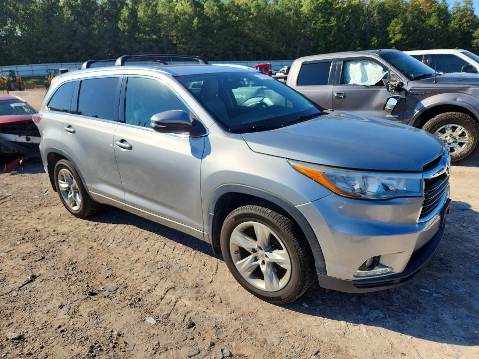 Photo 4 from auction – 2015 TOYOTA HIGHLANDER with VIN 5TDDKRFH9FS077520