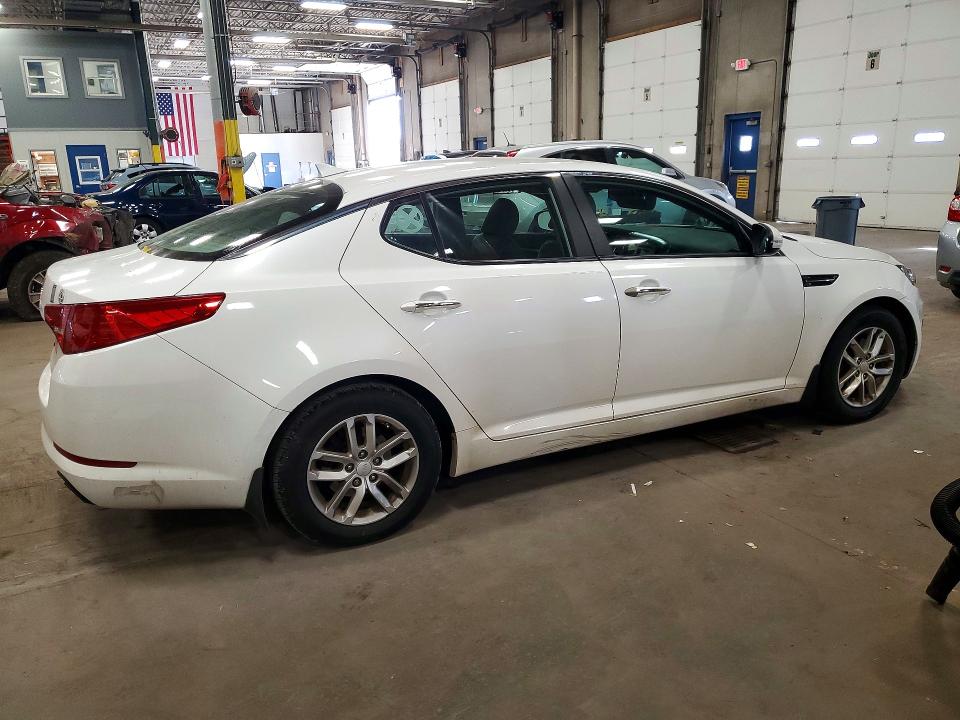 Фото 3 с аукциона – 2012 KIA OPTIMA с VIN KNAGM4A7XC5290421