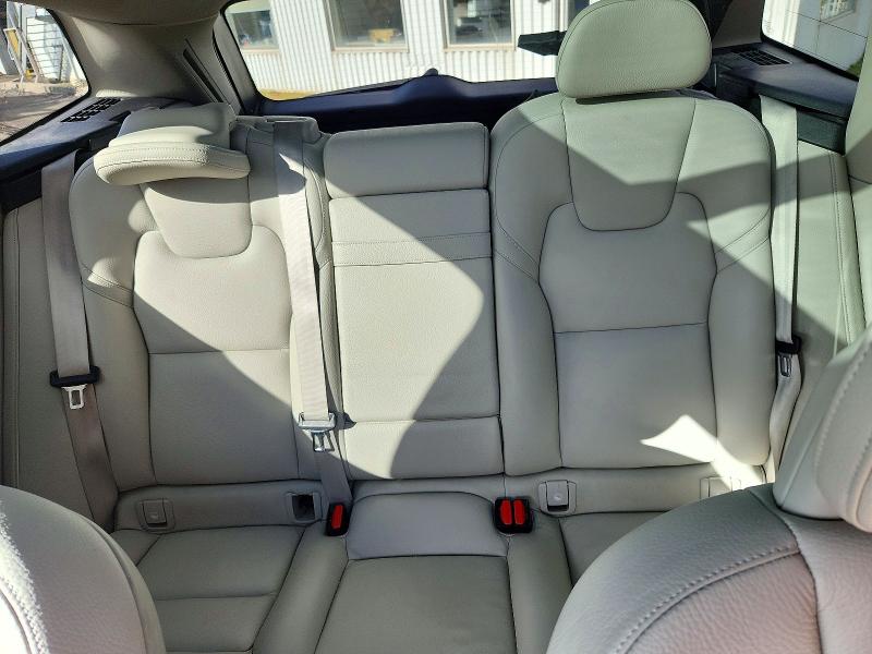 Снимка 10 от търг – 2018 VOLVO XC60 с VIN YV4A22RK9J1042691