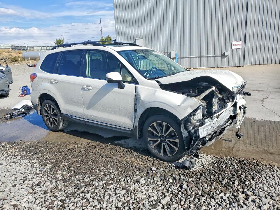 Фото 4 с аукциона – 2017 SUBARU FORESTER с VIN JF2SJGWC9HH807647