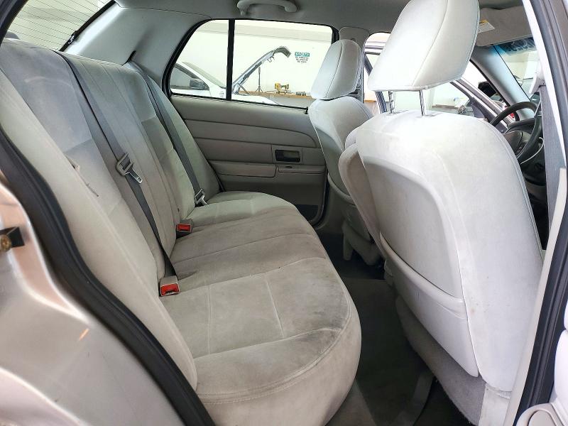 Photo 10 from auction – 2003 FORD CROWN VICTORIA with VIN 2FAFP73W23X212733