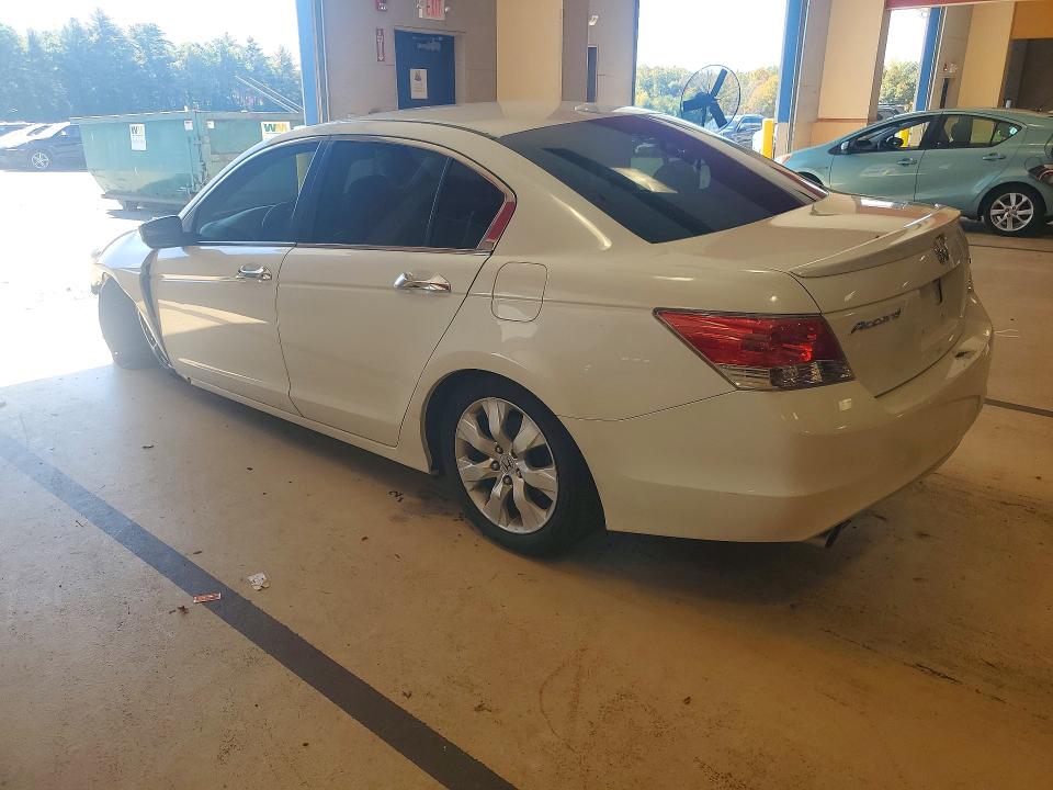 Photo 2 from auction – 2010 HONDA ACCORD with VIN 1HGCP3F89AA027864