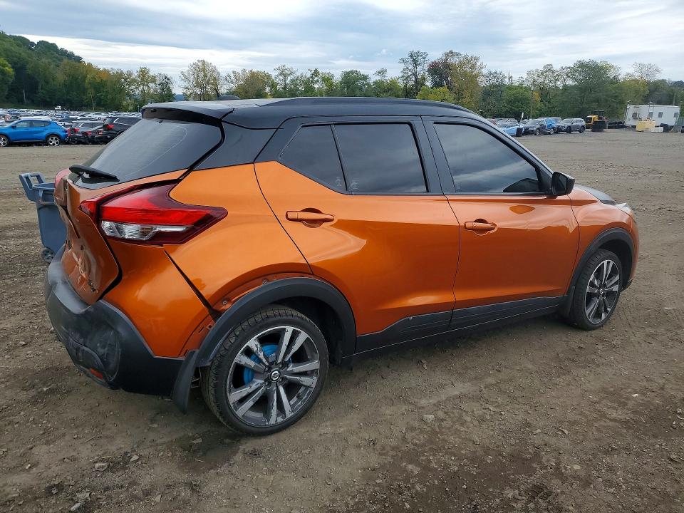 Снимка 3 от търг – 2018 NISSAN KICKS с VIN 3N1CP5CU2JL508465