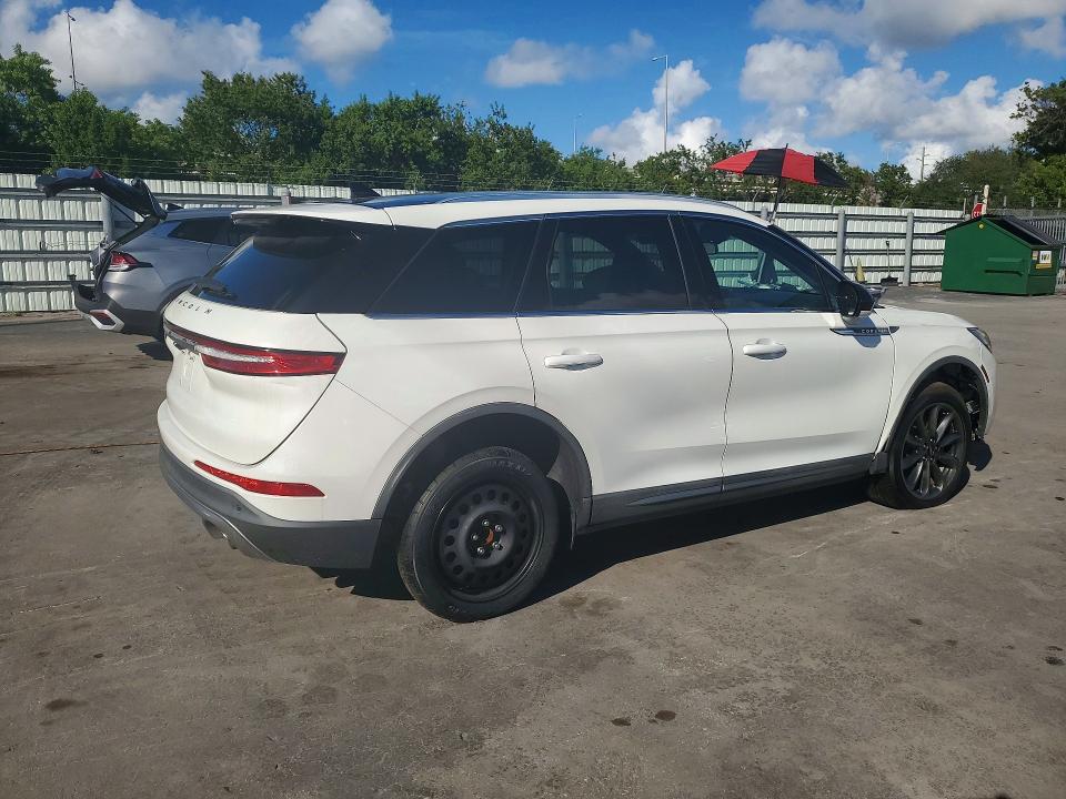 Photo 3 from auction – 2021 LINCOLN CORSAIR with VIN 5LMCJ1C90MUL02065