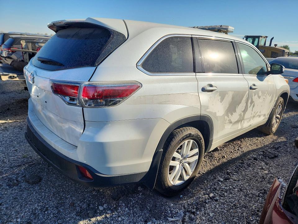 Photo 3 from auction – 2016 TOYOTA HIGHLANDER with VIN 5TDBKRFH6GS280079
