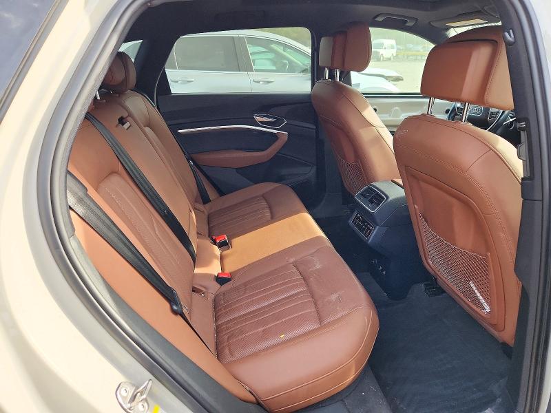صورة رقم 11 من المزاد - 2019 AUDI E-TRON مع VIN WA1LAAGE3KB015479