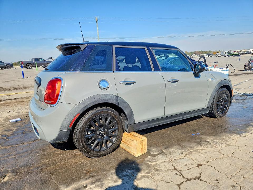 Zdjęcie 3 z aukcji – 2017 MINI COOPER z VIN WMWXU3C3XH2B64219