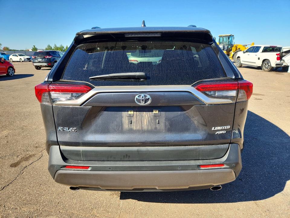 Снимка 6 от търг – 2021 TOYOTA RAV4 с VIN JTMN1RFV4MD075597
