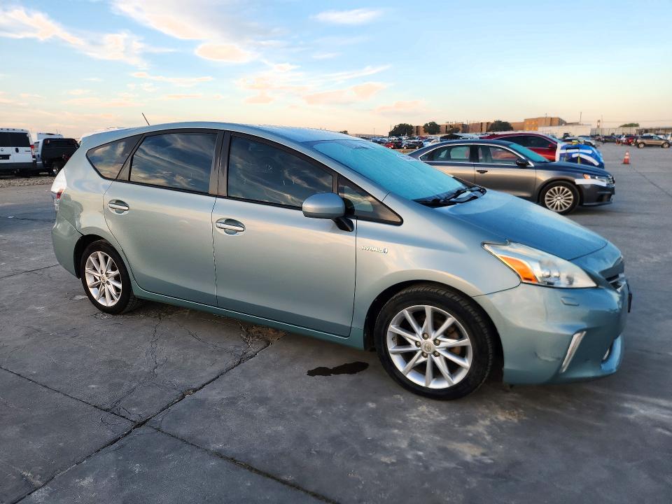 Снимка 4 от търг – 2014 TOYOTA PRIUS V с VIN JTDZN3EU6EJ009244
