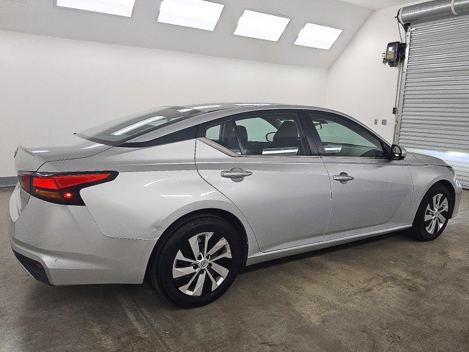 Photo 3 from auction – 2023 NISSAN ALTIMA with VIN 1N4BL4BV0PN373400
