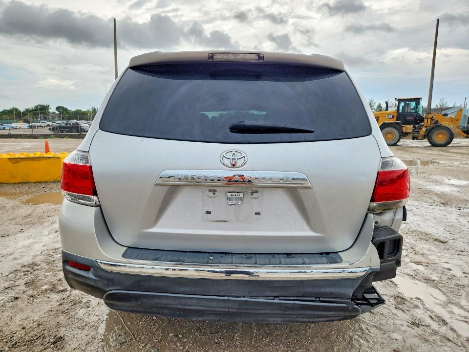 Снимка 6 от търг – 2012 TOYOTA HIGHLANDER с VIN 5TDZK3EHXCS058488