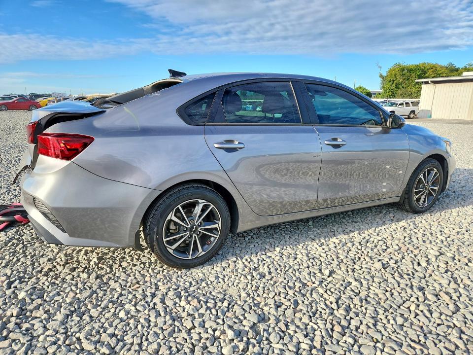 Zdjęcie 3 z aukcji – 2023 KIA FORTE z VIN 3KPF24AD4PE625967