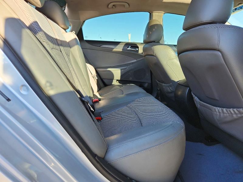 Photo 10 from auction – 2012 HYUNDAI SONATA with VIN 5NPEC4AB6CH426609
