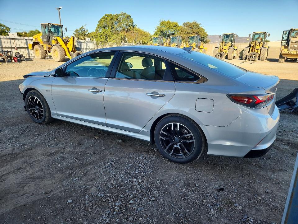 Снимка 2 от търг – 2019 HYUNDAI SONATA HYBRID с VIN KMHE24L31KA090622